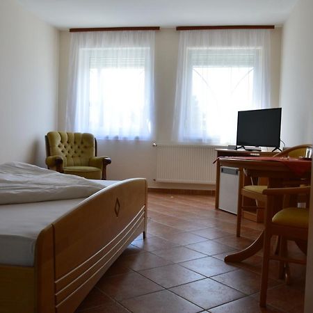 Hotel Harka Harkány Buitenkant foto