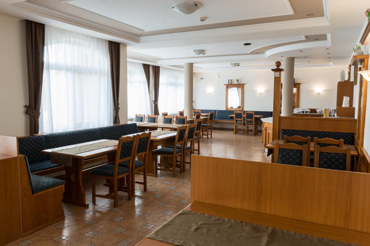 Hotel Harka Harkány Buitenkant foto