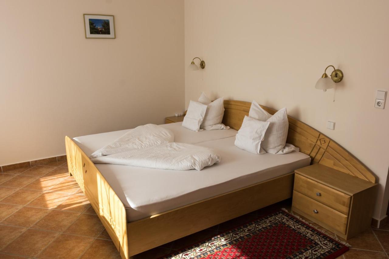 Hotel Harka Harkány Buitenkant foto